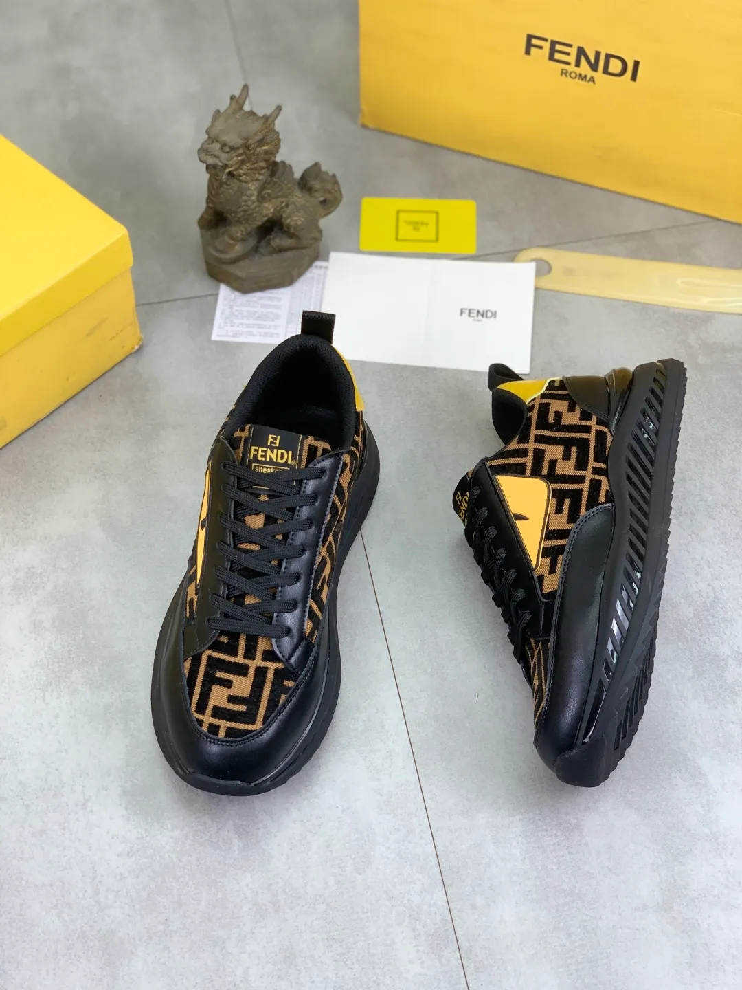 ​Men's shoes 💰P460 💰[New] Little Monster 🆘 New FENDI (Fendi) counter new 🕶️🕶️Simple routing effect, showing an elegant and cool driving shoe 🎬Using imported calfskin + first-layer pigskin lining🐂Excellent material🎬Detailed workmanship 🤗Comfortable foot feel➰➰. ​Pair it with any outfit to show your taste and temperament, low-key luxury ♻️Design ​simple and elegant ​noble and fashionable 🍃​Very loved and favored by trendy men 💓❤️Size: 38-44 (45 46 customized) 3⃣️ colors available